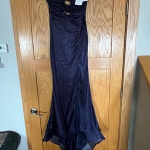 Elegant Navy Blue Evening Gown